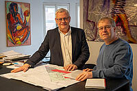 Bürgermeister Thomas Steiner und Stadtgärtnermeister Stefan Ferschich bei einem Planungsgespräch. 