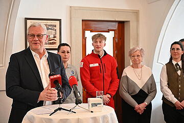 Bürgermeister Thomas Steiner bei der Pressekonferenz im Rathaus. 