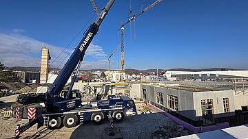 Der Bau schreitet zügig voran. 