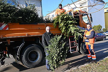 Bürgermeister Thomas Steiner mit Mitarbeitern des Bauhofes. 