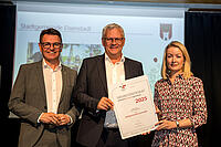 Bürgermeister Thomas Steiner mit Erich Trummer und Bernadett Humer, Leitung Sektion Familie und Jugend im Bundeskanzleramt. 