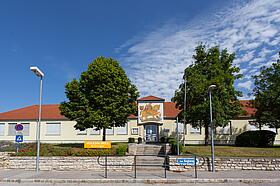 Außenansicht Volksschule St. Georgen