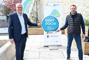 Bürgermeister Thomas Steiner mit dem Fußgängerbeauftragen Gerald Hicke. 