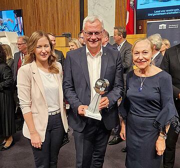 Bürgermeister Thomas Steiner mit Ministerin a.D. Benita Ferrero-Waldner (r.) und Staatssekretärin Claudia Plakolm.