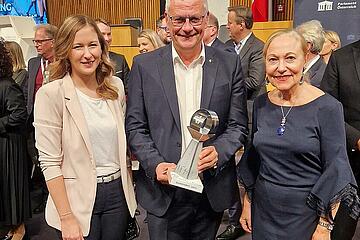 Bürgermeister Thomas Steiner mit Ministerin a.D. Benita Ferrero-Waldner (r.) und Staatssekretärin Claudia Plakolm.