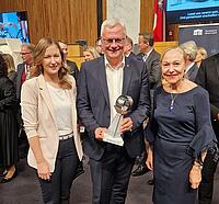 Bürgermeister Thomas Steiner mit Ministerin a.D. Benita Ferrero-Waldner (r.) und Staatssekretärin Claudia Plakolm.