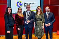 Bürgermeister Thomas Steiner rief im Beisein des 1. Vizebürgermeisters Istvan Deli, der 2. Vizebürgermeisterin Charlotte Toth-Kanyak (l.) und den beiden Vertreterinnen des Landes: Landeshauptmannstellvertreterin Anja Haider-Wallner (2.v.r.) sowie Landesrätin Daniela Winkler (2.v.l.) das Jahr des Ehrenamtes in Eisenstadt aus. 