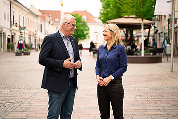 Bürgermeister Thomas Steiner mit Eva Fugger, Vorständin der Energiegenossenschaft Region Eisenstadt