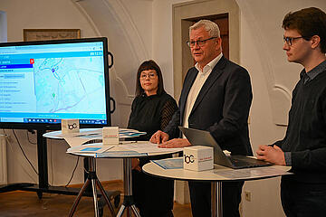 Bürgermeister Thomas Steiner bei der Pressekonferenz zum Stadtbus. 