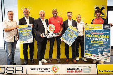 Gemeinsam mit Bürgermeister Thomas Steiner, Landesrat Heinrich Dorner, Sponsorvertreter Rudofl Suttner und Franz Rumpolt, präsentierte Meeting-Direktor Rolf Meixner die Details zum Event. 